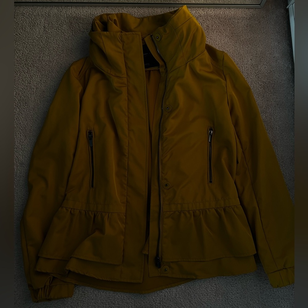Mustard light jacket/wind breaker